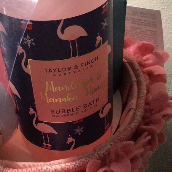 Taylor & Finch Flamingo Gift Set - Picture 2 of 5